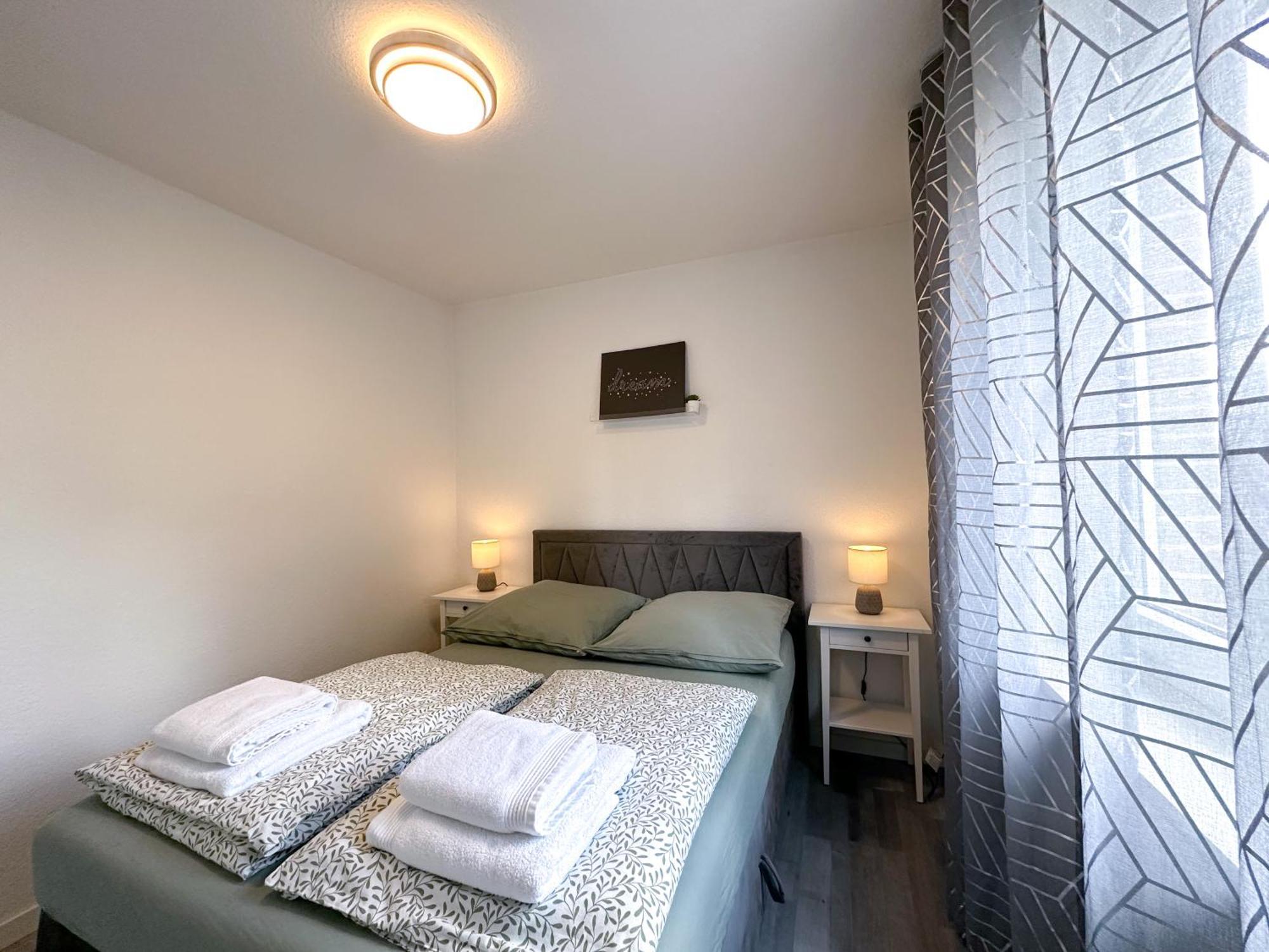 Stilvolles, frisch renoviertes 2Zi Apartment mit Küche und Balkon in Kliniknähe Bad Oeynhausen Exterior foto